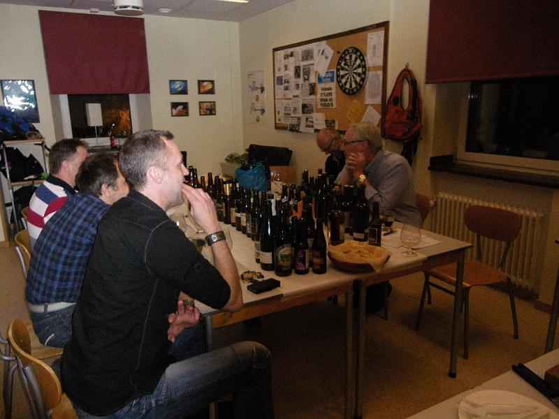 IMGP1188.JPG - Många bra öl i klunga.
